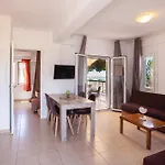 Appart hôtel Romanos Beach Villas