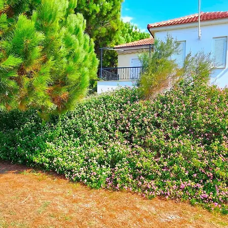 Romanos Beach Villas Aparthotel 3*