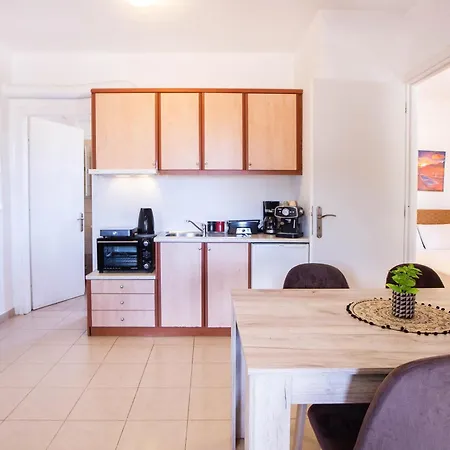 Romanos Beach Villas Aparthotel