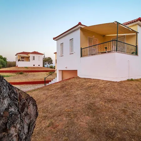 Romanos Beach Villas アパートホテル