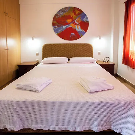 アパートホテル Romanos Beach Villas Romanós