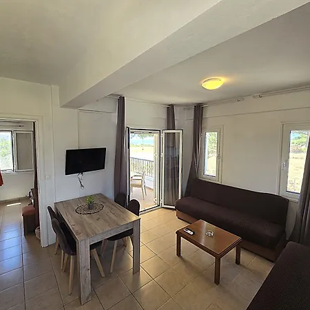 Romanos Beach Villas 4* Romanós