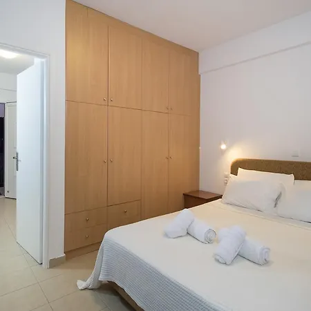 Romanos Beach Villas アパートホテル 4*