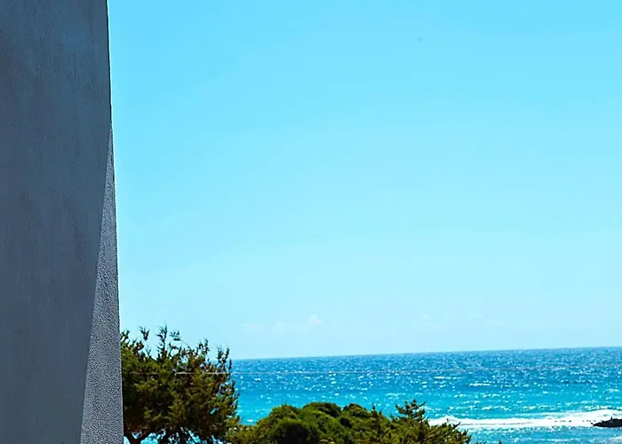 Romanos Beach Villas 4* Romanu