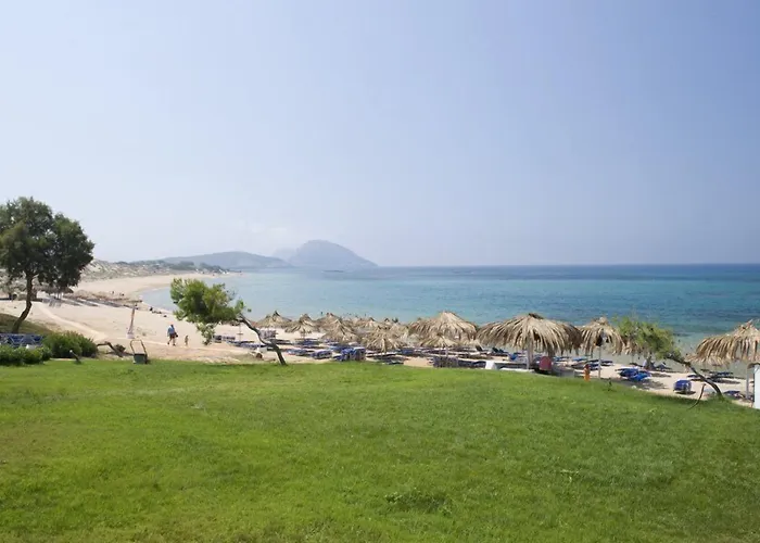 Aparthotel Romanos Beach Villas