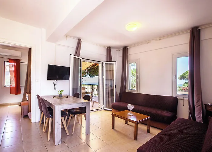 Romanos Beach Villas Aparthotel