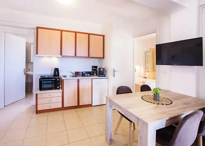 아파트호텔 Romanos Beach Villas