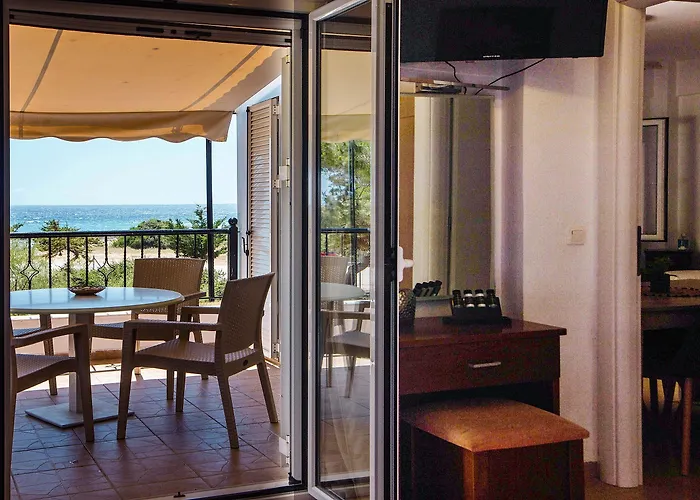 Hotel apartamentowy Romanos Beach Villas 4*